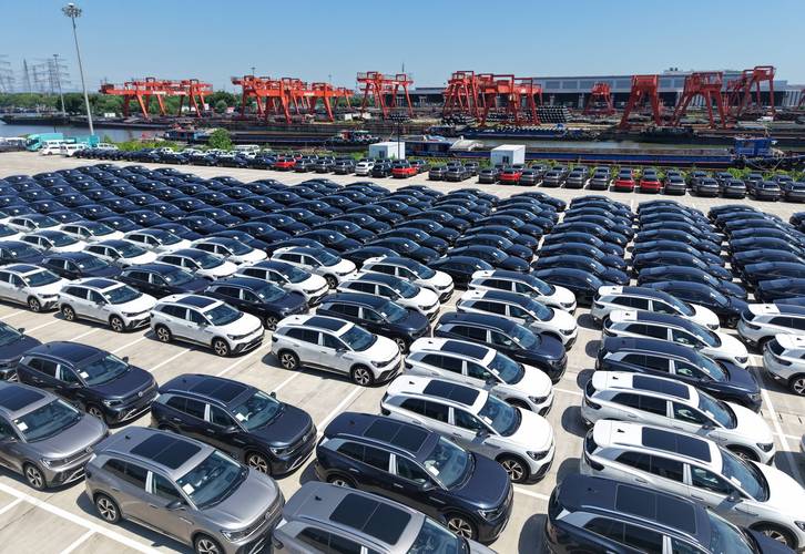 中国汽车产销双超2000万(中国汽车销售额 亿元)